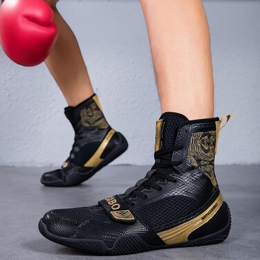 Чоловічі боксерські черевики BLBK для боксу, кікбоксингу, муай-тай, спарингу. Дихаючі боксерські черевики для занять та рингу. Розмір 43 EU, кольори: чорний, золото.