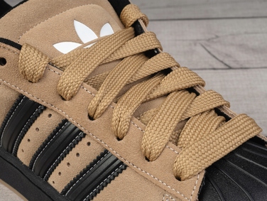 Жіночі спортивні кросівки Adidas, розмір 37 1/3