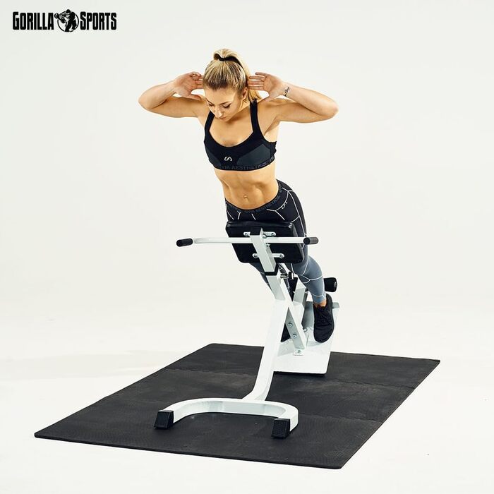 Рік-тренажер GORILLA SPORTS® з регулюванням, до 120 кг, з фіксацією ніг, чорний/білий. Для тренування спини, пресу та м'язів кора. Ідеально для дому.