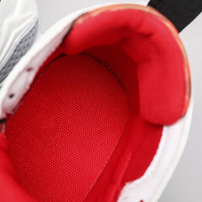 Баскетбольні кросівки Kinder: спортивне взуття для хлопчиків та дівчаток, високі, антиковзаючі, чорні (36 EU)