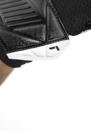 Воротарські рукавички Reusch Attrakt Infinity Junior унісекс для дітей
