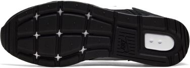 Кросівки Nike Venture Runner для чоловіків, 44 EU, чорно-білі