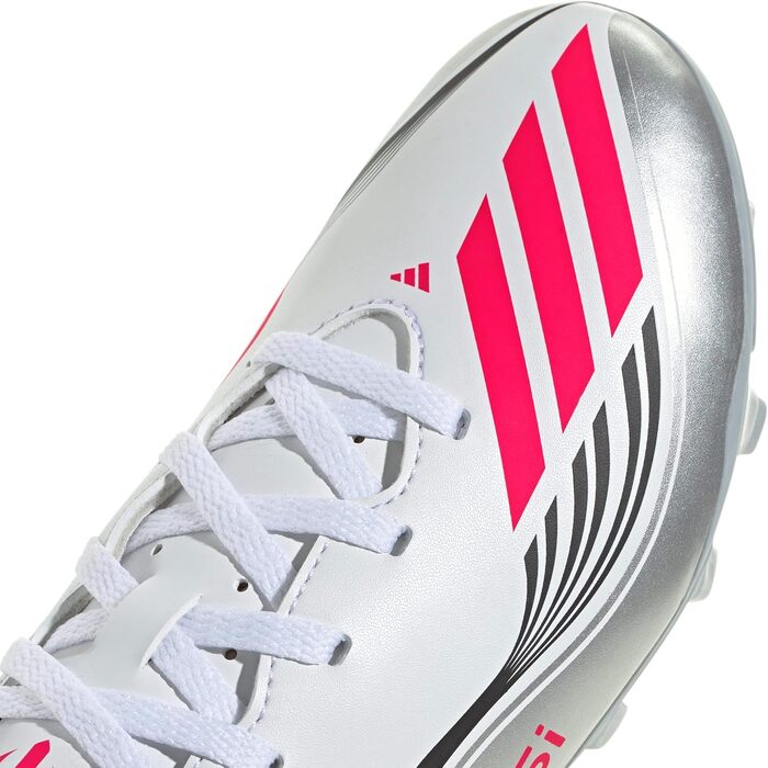 Дитячі футбольні бутси Adidas F50 Messi Club для гри на твердих та полімерних покриттях, розмір 37 1/3 EU, білий, червоний, сріблоний