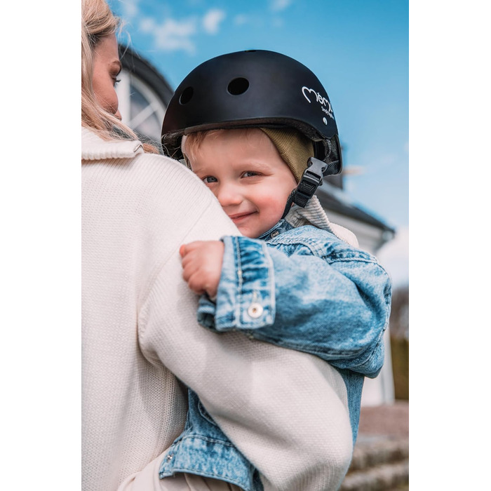 Дитячий універсальний шолом Momi Mimi, регульований, чорний матовий, для обхвату голови 47-58 см, ударостійкий ABS, ударопоглинаючий EPS