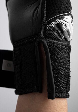Дитячі воротарські рукавички Reusch Attrakt Solid Finger Support Junior, чорні, з гарним зчепленням та зовнішнім швом
