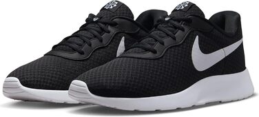 Кросівки Nike Tanjun для чоловіків (41 EU, чорний, білий, Volt, чорний)