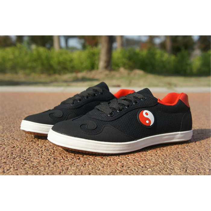 Вусінь-Кунфу: Шкіряні кросівки для тренувань та занять Кунг-Фу. Зручні, з неслизькою підошвою, для чоловіків та жінок. Підходять для тай-чі, занять спортом та повсякденного носіння. Розмір 38 EU, чорний колір.