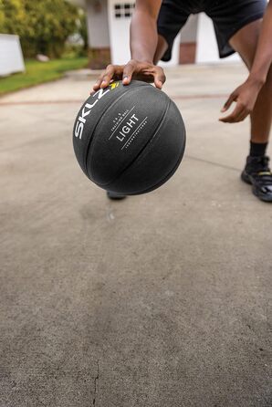 Тренувальний баскетбольний м'яч SKLZ Control для покращення дриблінгу та контролю м'яча, легкий