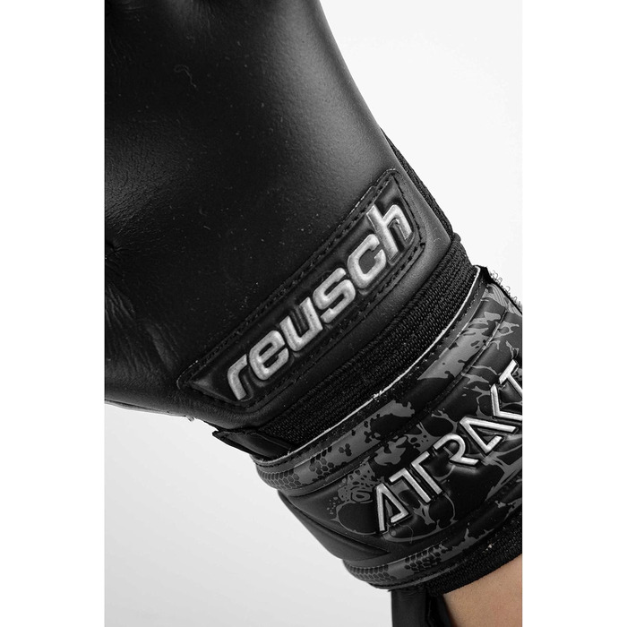 Воротарські рукавички Reusch Attrakt Infinity Junior чорні, дитячі, з відмінним зчепленням, внутрішній шов, розмір 6