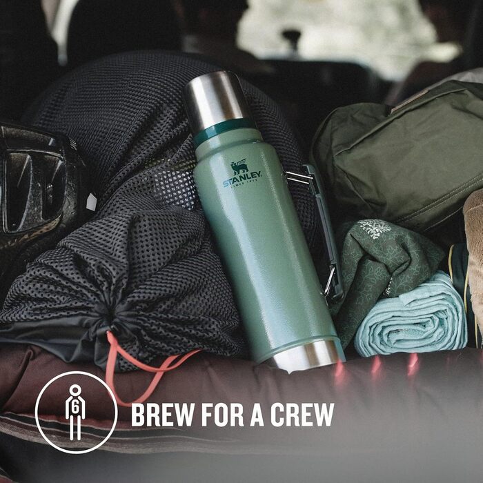 Термос Stanley Classic Legendary 1.9 л, зелений (Hammertone Green) - нержавіюча сталь, 45 год утримання тепла/холоду, BPA-free