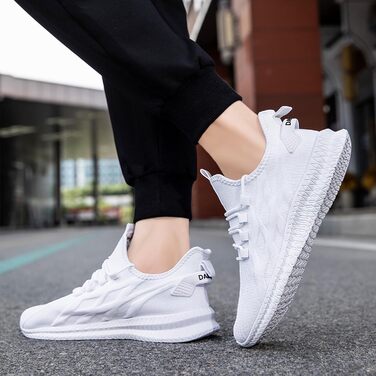 Чоловічі кросівки Oltyutc для бігу та занять спортом, літні, легкі, білі, 42 EU