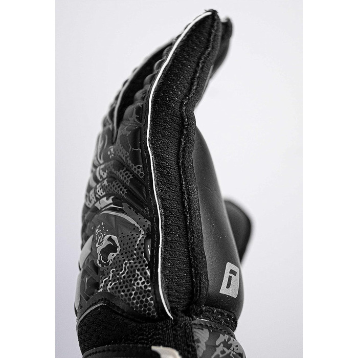 Дитячі воротарські рукавички Reusch Attrakt Solid Finger Support Junior, чорні, з гарним зчепленням та зовнішнім швом